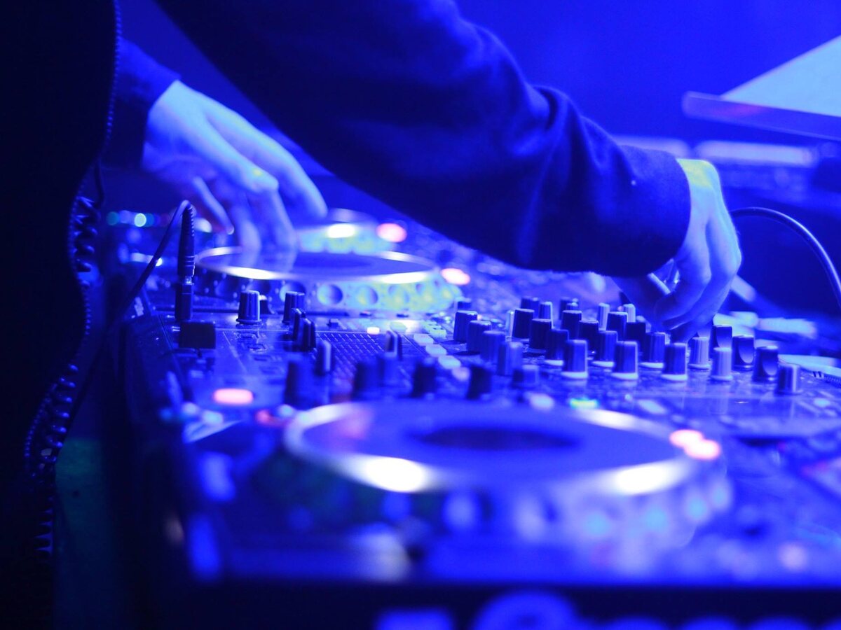 Close on the decks